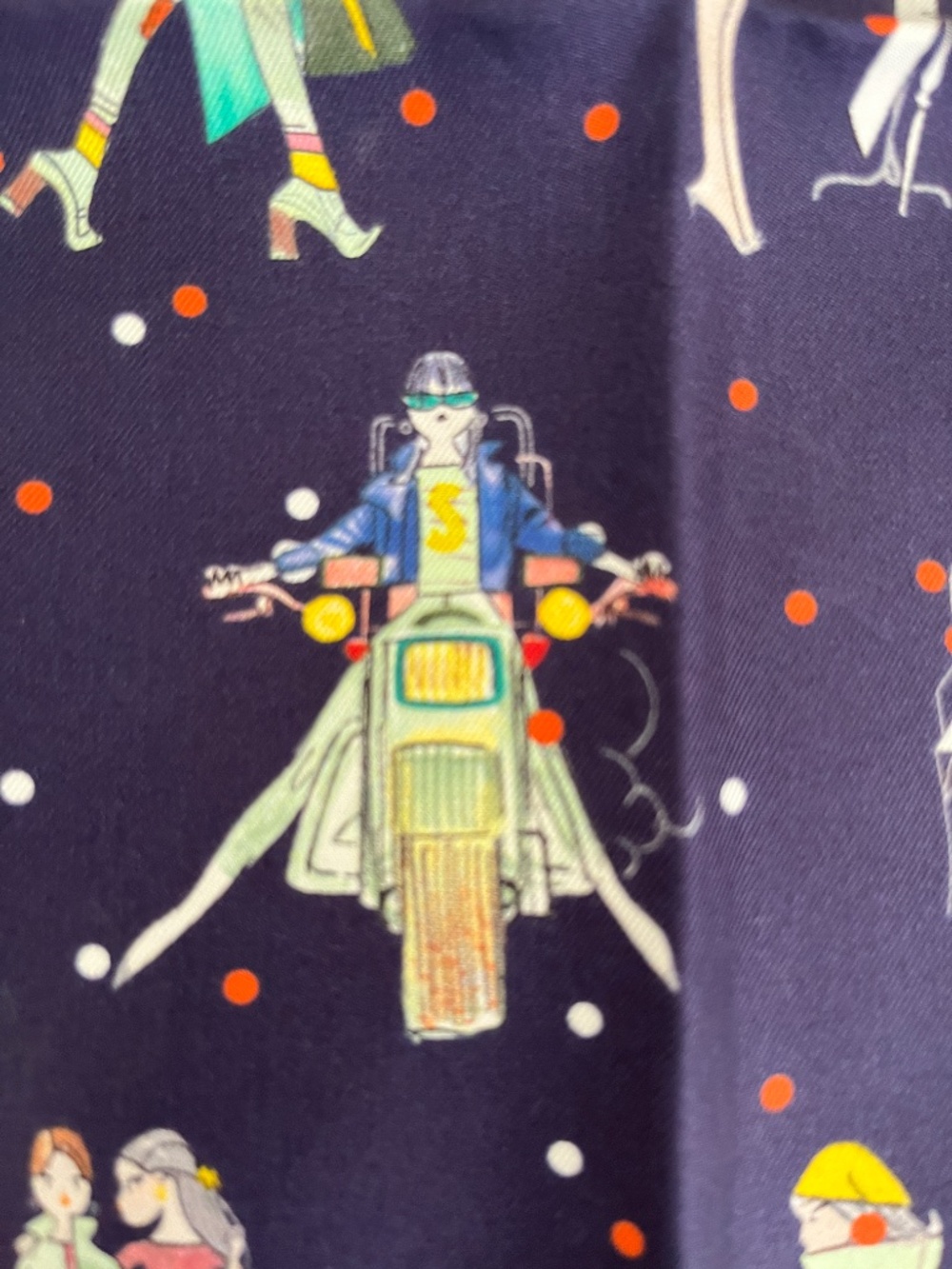 VINTAGE Hermes "Les Parisiennes De Kiraz" 100% Silk Pochette gavroche - Picture 9 of 10